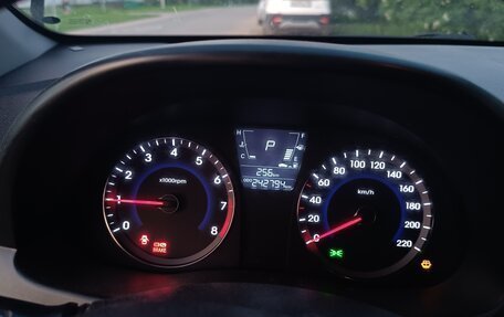 Hyundai Solaris II рестайлинг, 2011 год, 602 000 рублей, 8 фотография