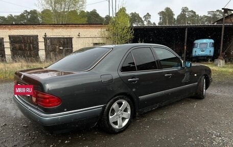 Mercedes-Benz E-Класс, 1997 год, 730 000 рублей, 2 фотография