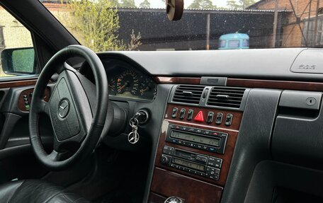 Mercedes-Benz E-Класс, 1997 год, 730 000 рублей, 8 фотография