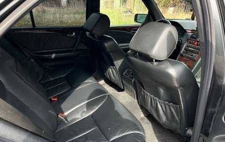 Mercedes-Benz E-Класс, 1997 год, 730 000 рублей, 9 фотография