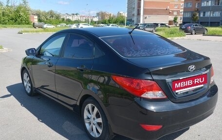 Hyundai Solaris II рестайлинг, 2012 год, 900 000 рублей, 5 фотография