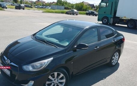 Hyundai Solaris II рестайлинг, 2012 год, 900 000 рублей, 2 фотография