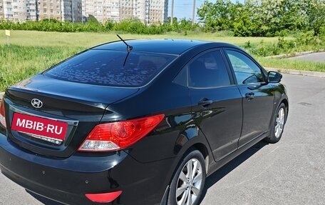 Hyundai Solaris II рестайлинг, 2012 год, 900 000 рублей, 7 фотография