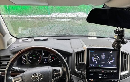 Toyota Land Cruiser 200, 2017 год, 5 600 000 рублей, 7 фотография