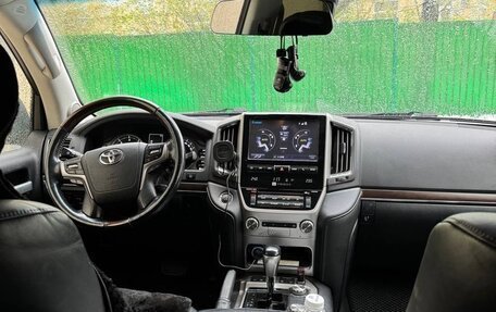 Toyota Land Cruiser 200, 2017 год, 5 600 000 рублей, 8 фотография