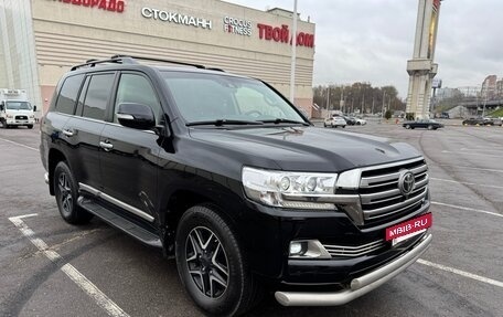 Toyota Land Cruiser 200, 2017 год, 5 600 000 рублей, 6 фотография