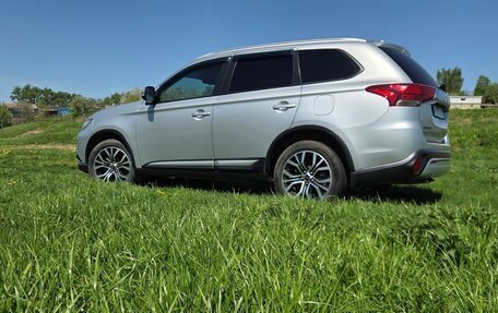 Mitsubishi Outlander III рестайлинг 3, 2019 год, 2 440 000 рублей, 4 фотография