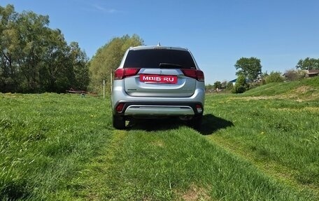 Mitsubishi Outlander III рестайлинг 3, 2019 год, 2 440 000 рублей, 3 фотография