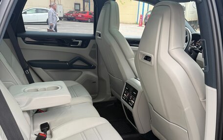 Porsche Cayenne III, 2019 год, 10 000 000 рублей, 12 фотография