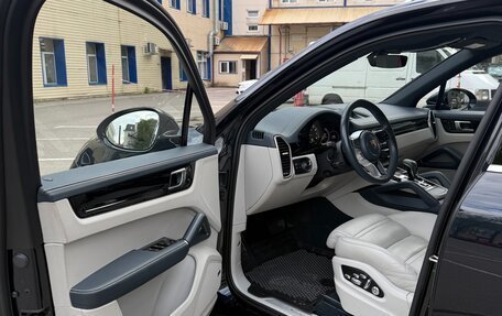 Porsche Cayenne III, 2019 год, 10 000 000 рублей, 16 фотография