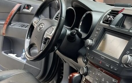 Toyota Highlander III, 2011 год, 2 100 000 рублей, 5 фотография