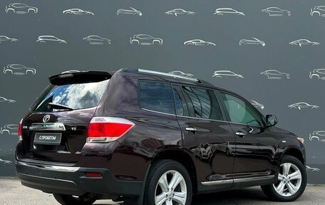 Toyota Highlander III, 2011 год, 1 997 300 рублей, 2 фотография