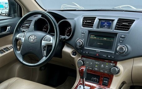 Toyota Highlander III, 2011 год, 1 997 300 рублей, 20 фотография