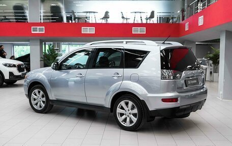Mitsubishi Outlander III рестайлинг 3, 2010 год, 1 050 000 рублей, 4 фотография