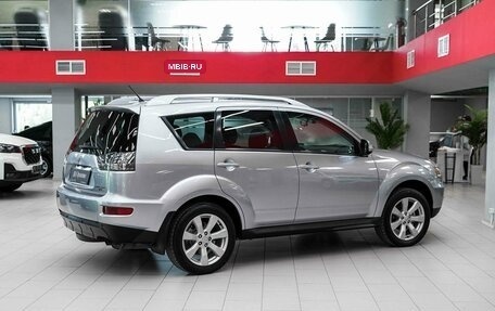 Mitsubishi Outlander III рестайлинг 3, 2010 год, 1 050 000 рублей, 2 фотография