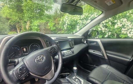 Toyota RAV4, 2018 год, 2 200 000 рублей, 5 фотография