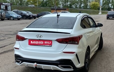 Hyundai Solaris II рестайлинг, 2017 год, 600 000 рублей, 3 фотография