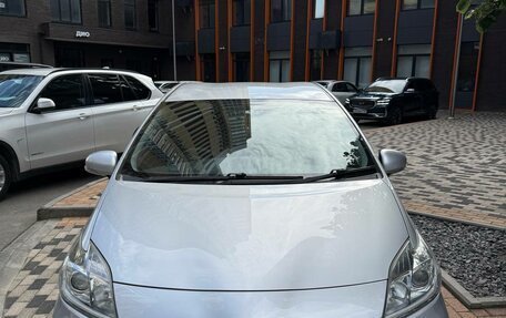 Toyota Prius, 2013 год, 1 135 000 рублей, 2 фотография