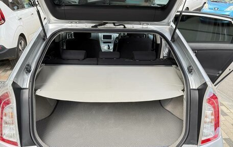 Toyota Prius, 2013 год, 1 135 000 рублей, 7 фотография