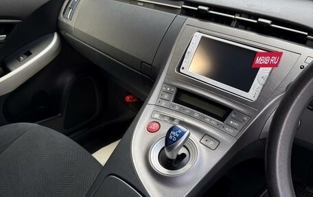 Toyota Prius, 2013 год, 1 135 000 рублей, 10 фотография