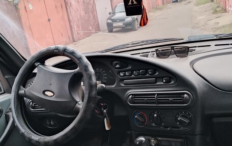 Chevrolet Niva I рестайлинг, 2004 год, 110 000 рублей, 8 фотография