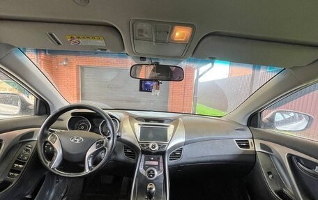 Hyundai Avante, 2013 год, 990 000 рублей, 4 фотография