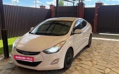 Hyundai Avante, 2013 год, 990 000 рублей, 3 фотография