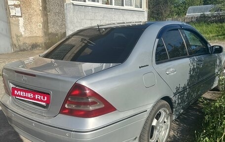 Mercedes-Benz C-Класс, 2005 год, 600 000 рублей, 6 фотография