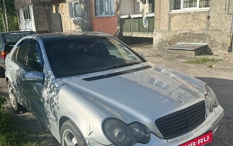 Mercedes-Benz C-Класс, 2005 год, 600 000 рублей, 3 фотография