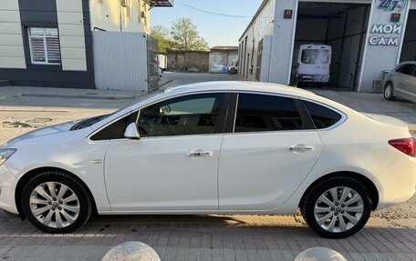 Opel Astra J, 2013 год, 840 000 рублей, 5 фотография