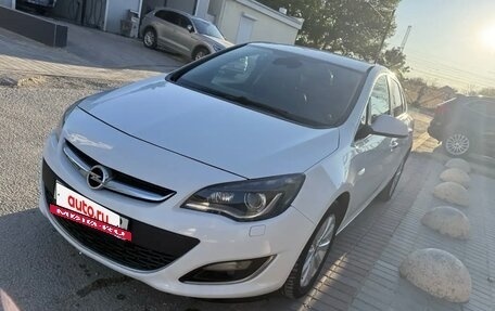 Opel Astra J, 2013 год, 840 000 рублей, 2 фотография