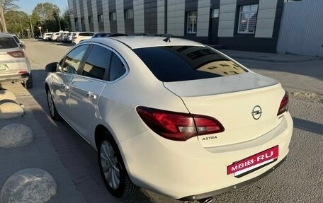 Opel Astra J, 2013 год, 840 000 рублей, 3 фотография