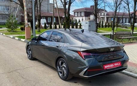 Hyundai Elantra, 2023 год, 2 250 000 рублей, 3 фотография