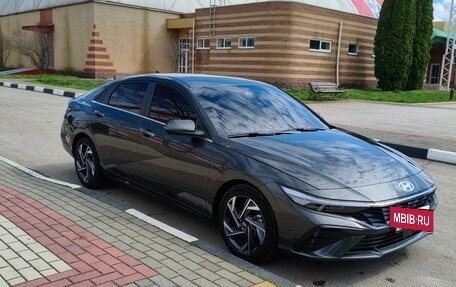 Hyundai Elantra, 2023 год, 2 250 000 рублей, 2 фотография