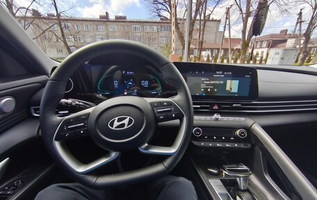 Hyundai Elantra, 2023 год, 2 250 000 рублей, 7 фотография