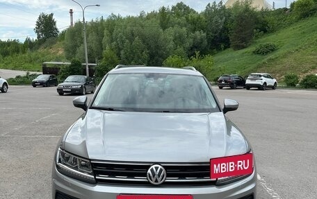 Volkswagen Tiguan II, 2018 год, 2 750 000 рублей, 2 фотография