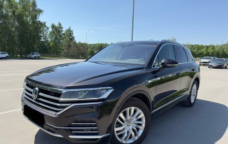 Volkswagen Touareg III, 2018 год, 4 750 000 рублей, 2 фотография