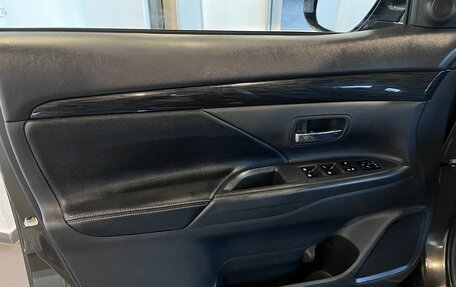 Mitsubishi Outlander III рестайлинг 3, 2018 год, 2 000 000 рублей, 28 фотография