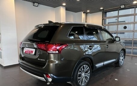 Mitsubishi Outlander III рестайлинг 3, 2018 год, 2 000 000 рублей, 20 фотография