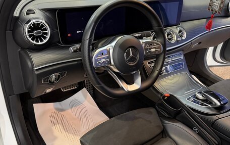 Mercedes-Benz E-Класс, 2019 год, 4 000 000 рублей, 4 фотография