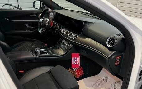 Mercedes-Benz E-Класс, 2019 год, 4 000 000 рублей, 3 фотография