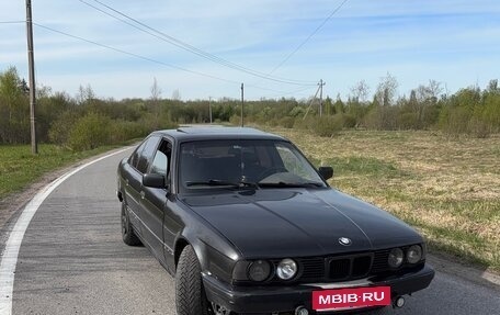 BMW 5 серия, 1992 год, 300 000 рублей, 1 фотография