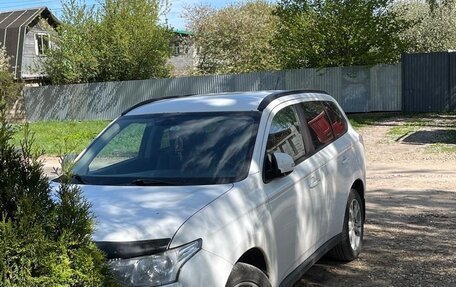 Mitsubishi Outlander III рестайлинг 3, 2012 год, 1 000 000 рублей, 1 фотография