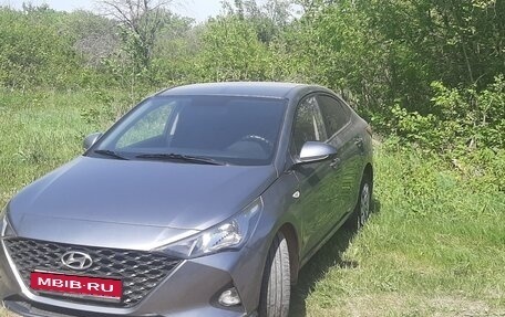 Hyundai Solaris II рестайлинг, 2020 год, 1 230 000 рублей, 1 фотография