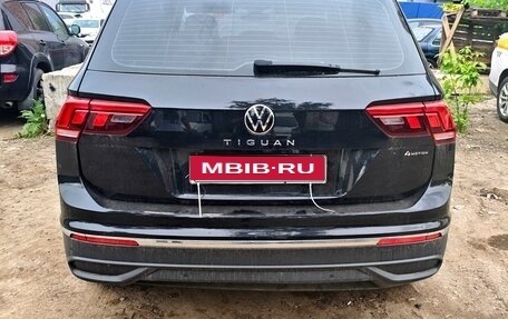 Volkswagen Tiguan II, 2021 год, 1 690 000 рублей, 1 фотография