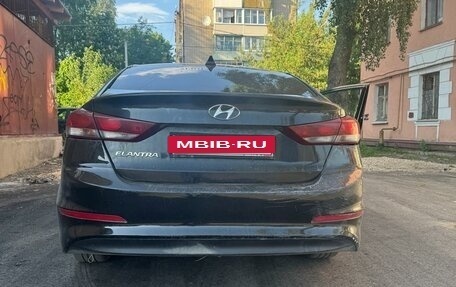 Hyundai Elantra VI рестайлинг, 2017 год, 650 000 рублей, 3 фотография