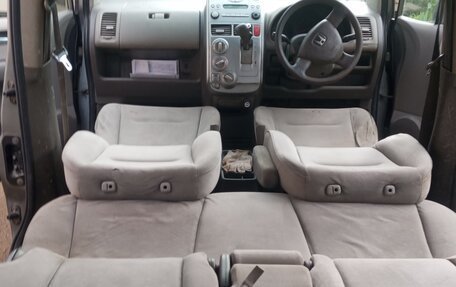 Honda Mobilio I, 2005 год, 220 000 рублей, 7 фотография