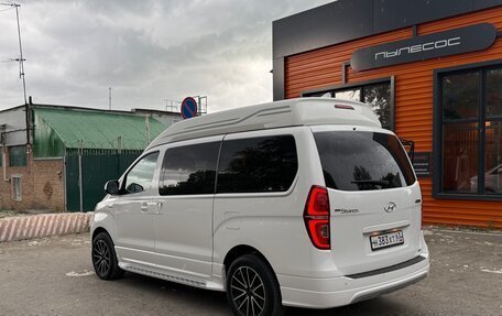 Hyundai Grand Starex Grand Starex I рестайлинг 2, 2018 год, 5 500 000 рублей, 3 фотография