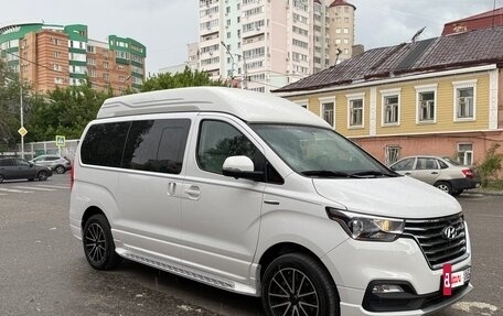 Hyundai Grand Starex Grand Starex I рестайлинг 2, 2018 год, 5 500 000 рублей, 7 фотография