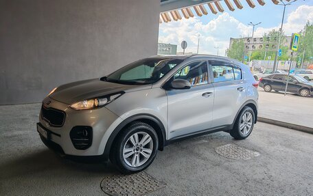 KIA Sportage IV рестайлинг, 2018 год, 2 100 000 рублей, 3 фотография
